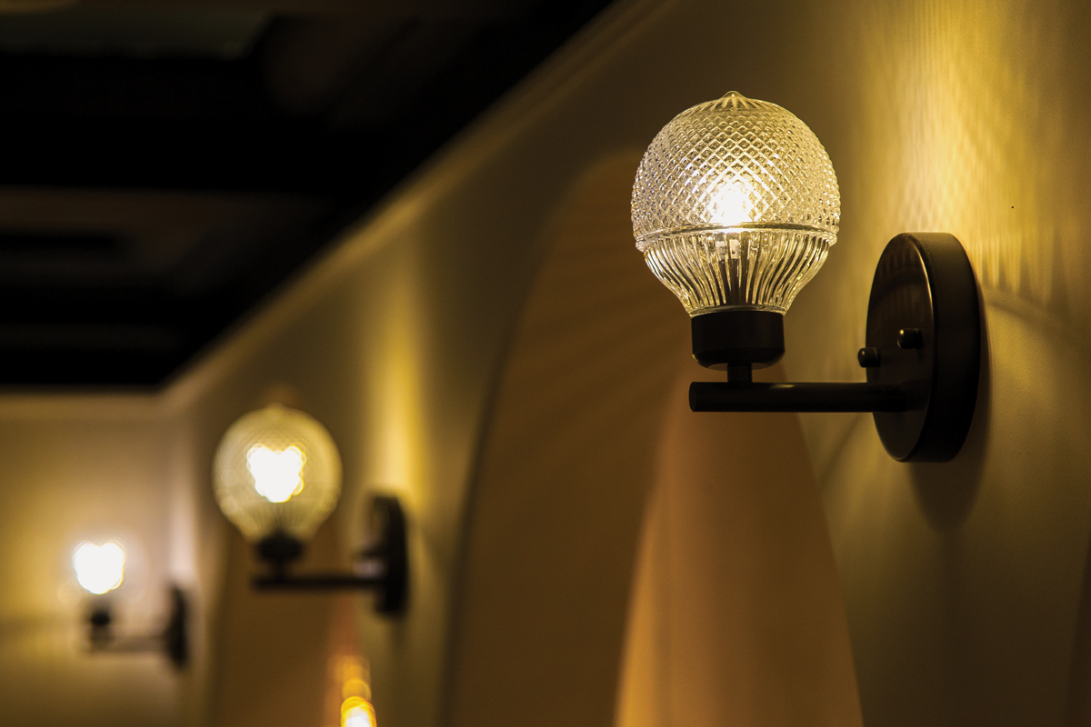 VK Lighting VK/03069/WA/BR Μοντέρνο Φωτιστικό Τοίχου με Ντουί G9 σε Μαύρο Χρώμα 64171-055697