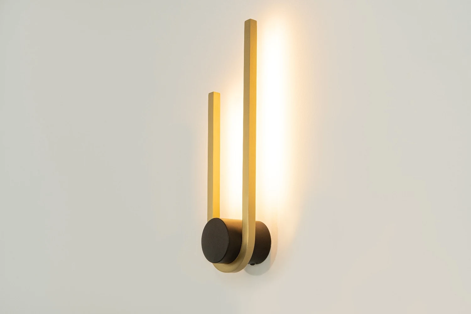 Zambelis Lights Φωτιστικό Τοίχου με Ενσωματωμένο LED και Θερμό Λευκό Φως σε Μαύρο Χρώμα Πλάτους 10cm 23106 - second view